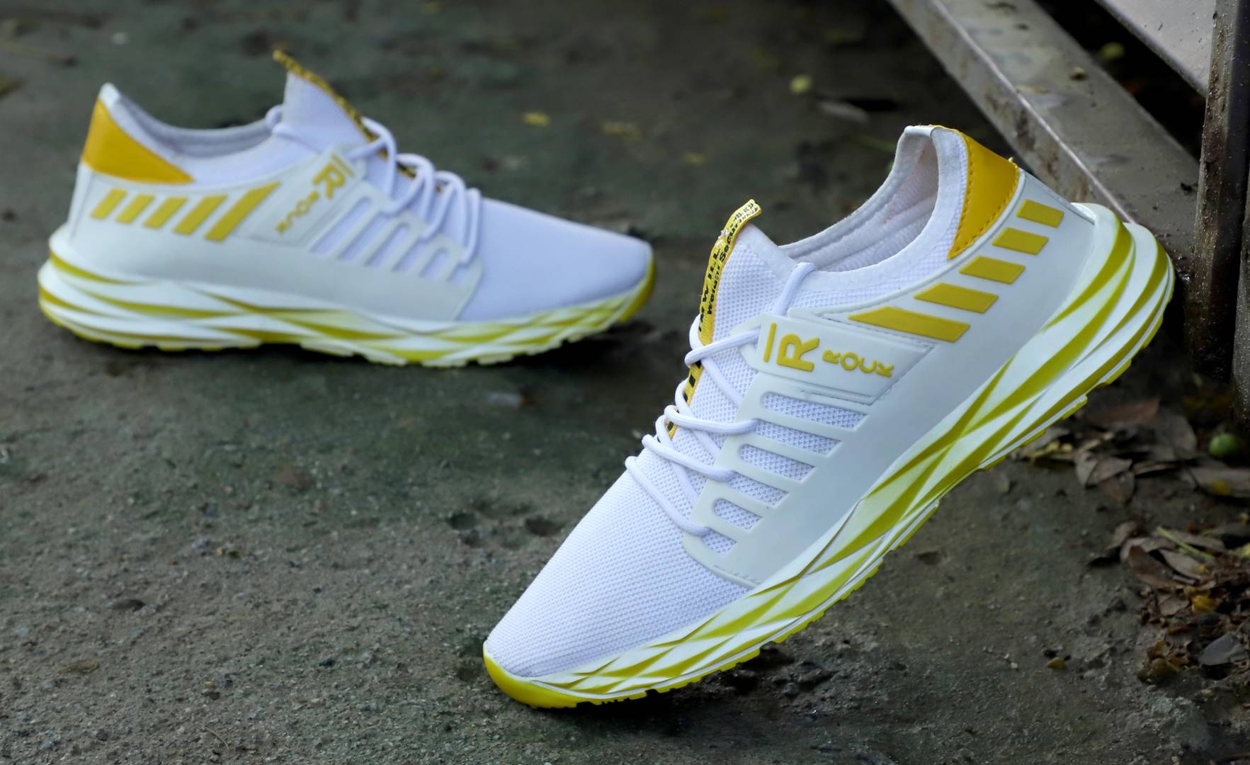 Men's White Yellow Printed New Ultra Running Men's Sports Shoes