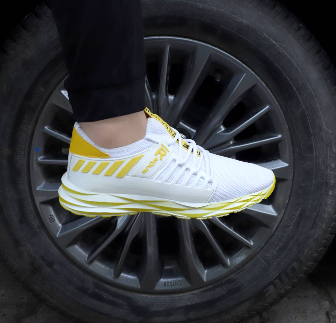 Men's White Yellow Printed New Ultra Running Men's Sports Shoes